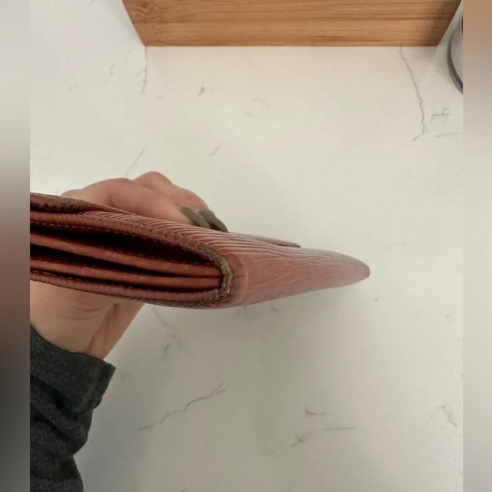 Authentic Louis Vuitton Vintage Epi Leather Sarah wallet